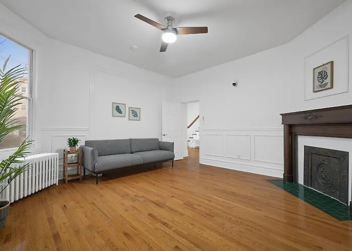 Homestay Bloomfield/shadyside @f Quiet And Stylish Private Bedroom With Shared Bathroom